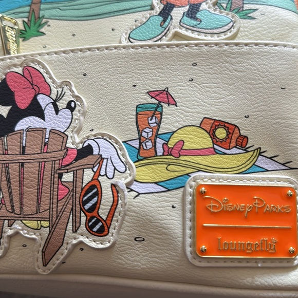 Loungefly Mickey and Minnie tropical vacation - Picture 2 of 10